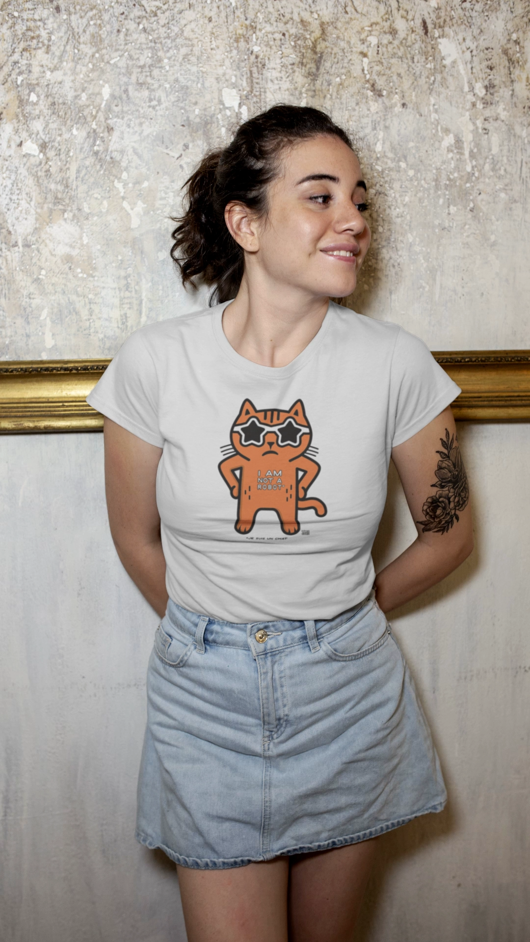 T-shirt à manches courtes pour femme Yass Cats - Orange - « Je ne suis pas un robot »