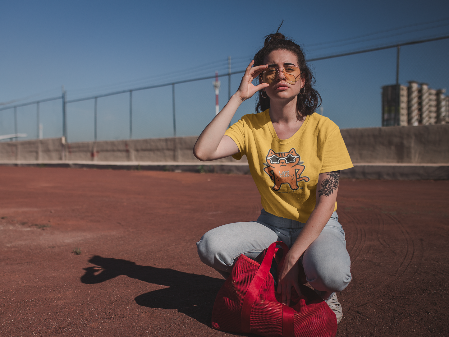 T-shirt à manches courtes pour femme Yass Cats - Orange - « Je ne suis pas un robot »